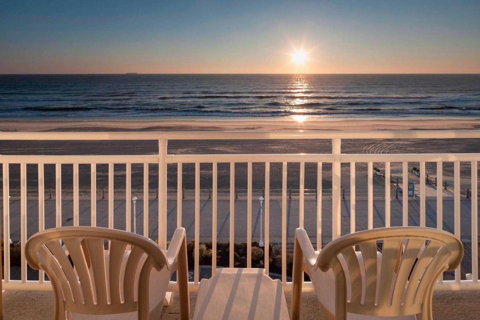 Hotel Courtyard Virginia Beach Oceanfront / North 37Th Street Extérieur photo