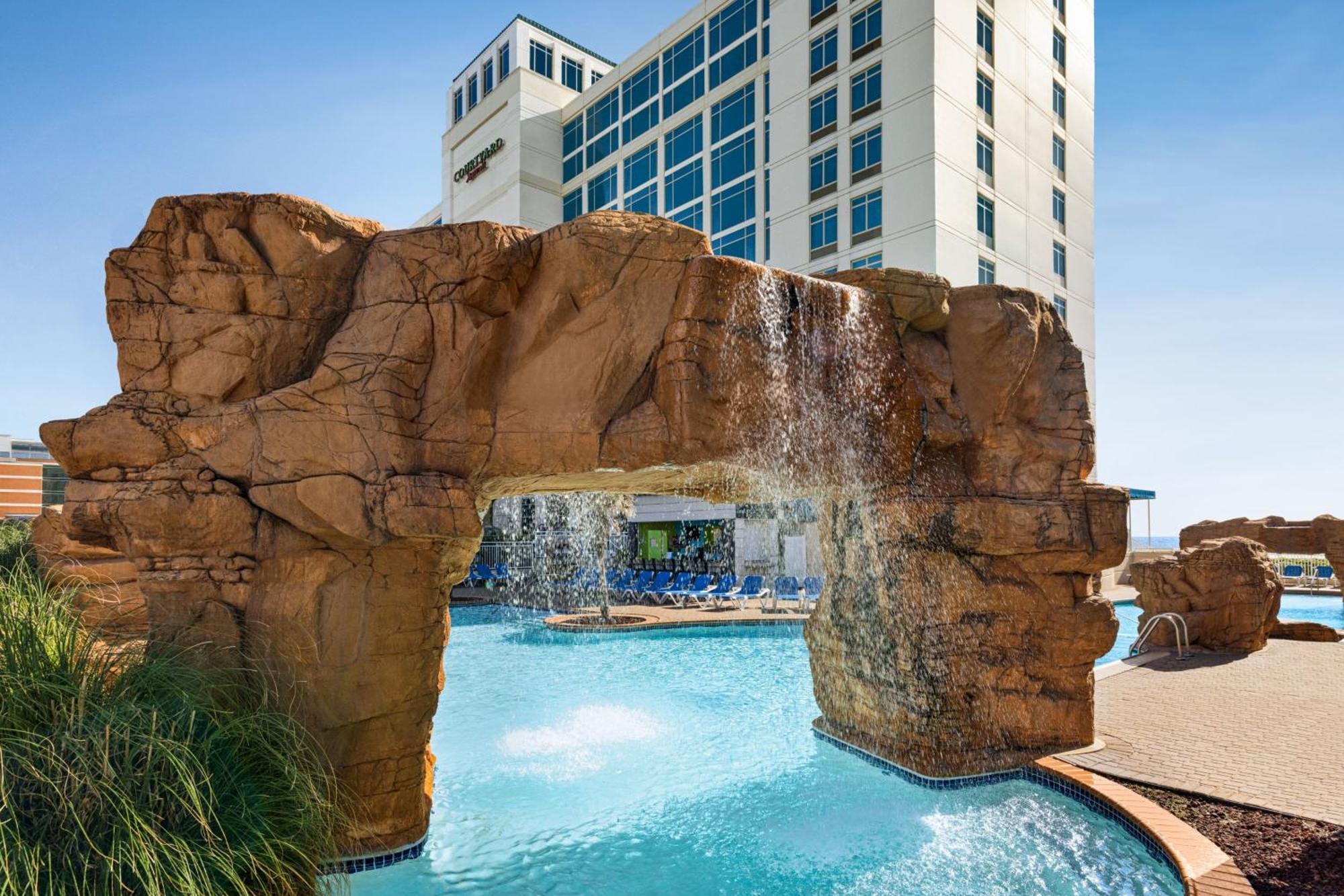 Hotel Courtyard Virginia Beach Oceanfront / North 37Th Street Extérieur photo